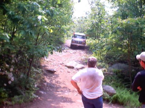 2001 Ford Escape - Here's Leonard, trying the same trick, with less trepidation.