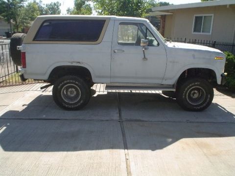 1983 Ford Bronco - Here is the pass side