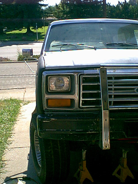 1983 Ford Bronco - the next thing to get paint was the front pass fender.