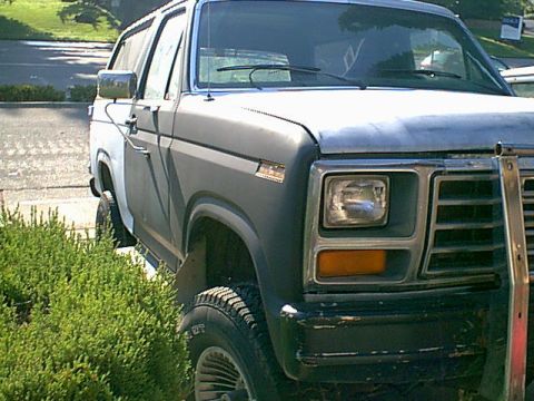 1983 Ford Bronco - here the fender and door got the paint