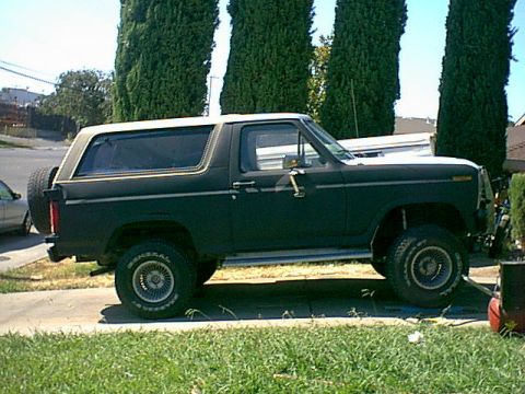 1983 Ford Bronco - now down the rest of the pass side
