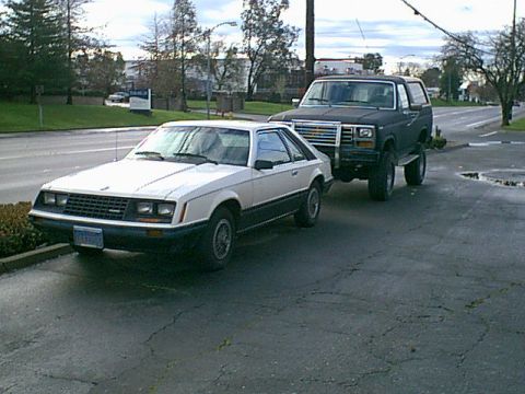1983 Ford Bronco - here she is out on the street