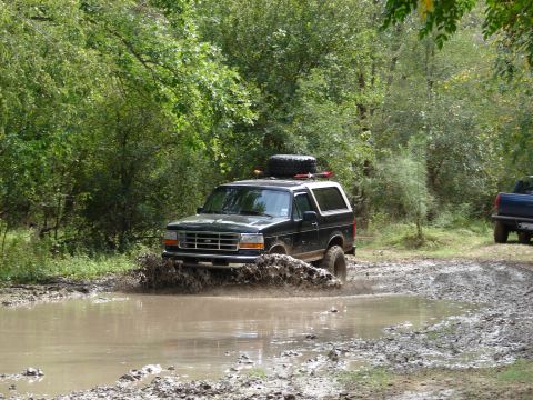 1996 Ford Bronco - Going through the mud hole