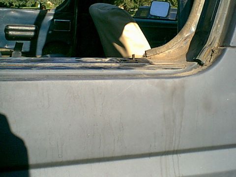 1983 Ford Bronco - here is the broken pass side bolt. I cut the clip and tossed this bolt and clip.
