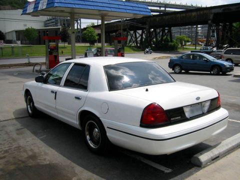 1998 Ford Crown Victoria photo