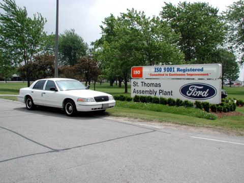 1998 Ford Crown Victoria photo