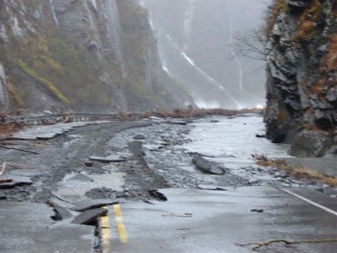 2003 Jeep TJ - Flooding on the road to Valdez