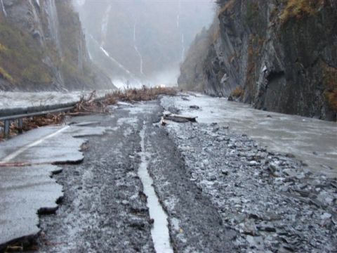 2003 Jeep TJ - Flooding on the road to Valdez