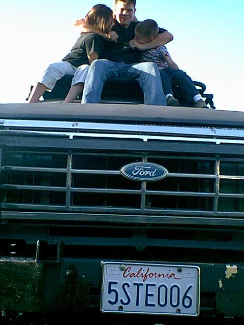 1983 Ford Bronco - this was Joshe favorite picture.