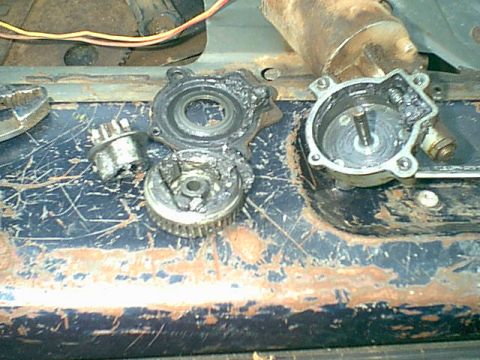 1983 Ford Bronco - after you remove the glass and window regulator and the motor i opened the final drive gear. i found the tourque pins were trashed (this is…