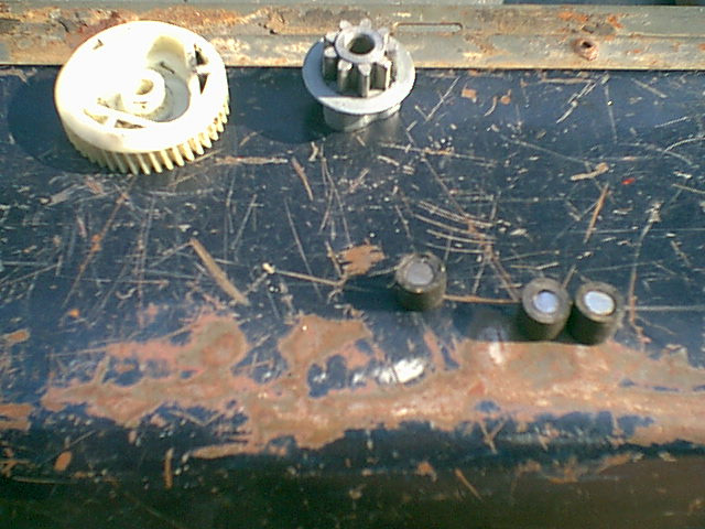the steel spacers go inside of the rubber fuel line.
