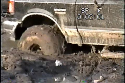1989 Ford Bronco - front tire gummed up! not spinning at all! four wheel drive not engaging! ! !