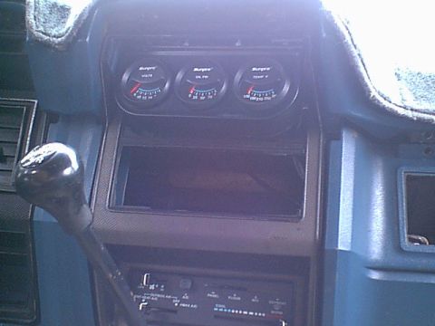 1983 Ford Bronco - this is the SunPros from the pas side floor.