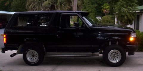 1992 Ford Bronco photo
