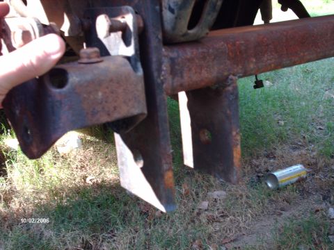 1990 Ford F-150 - Stock vs new drop brackets