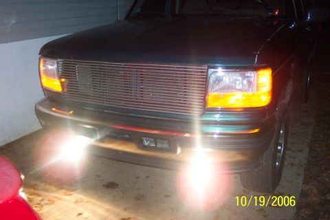 1996 Ford Bronco - my frontend with my driving lights on them things are great fot nite 4 wheeling