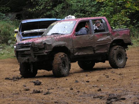 1995 Ford Bronco - I first thought (from far away) this was an Explorer Sport Trac. The guy who owned it actually owns a body shop! I didn't ask for a card....