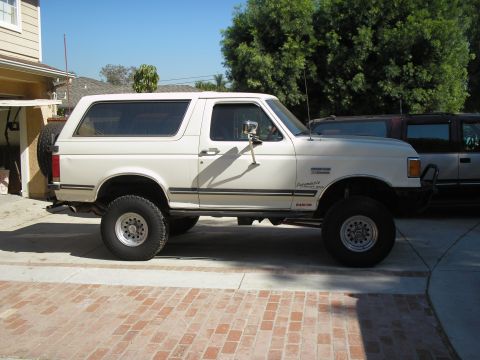 1990 Ford Bronco - on oct 20.06