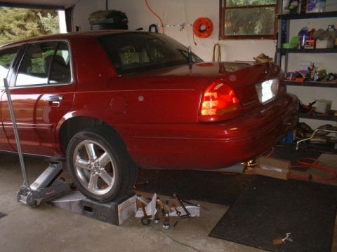 2003 Ford Crown Victoria - Who Needs a Hoist !