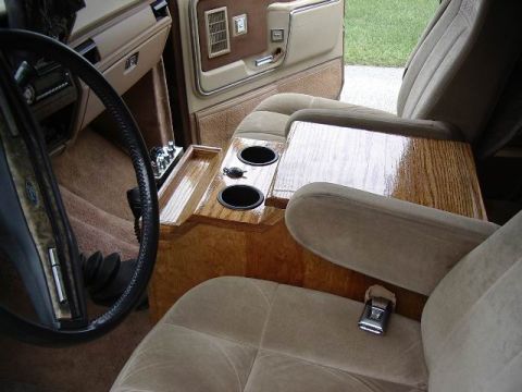 1985 Ford Bronco - Shot of the Drivers side