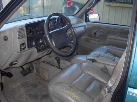 1995 GMC Suburban photo