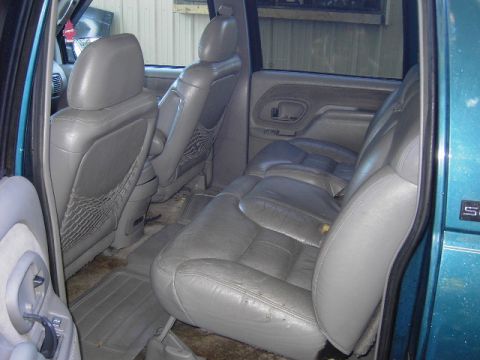 1995 GMC Suburban photo