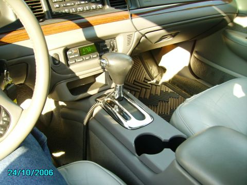 2002 Ford Crown Victoria photo