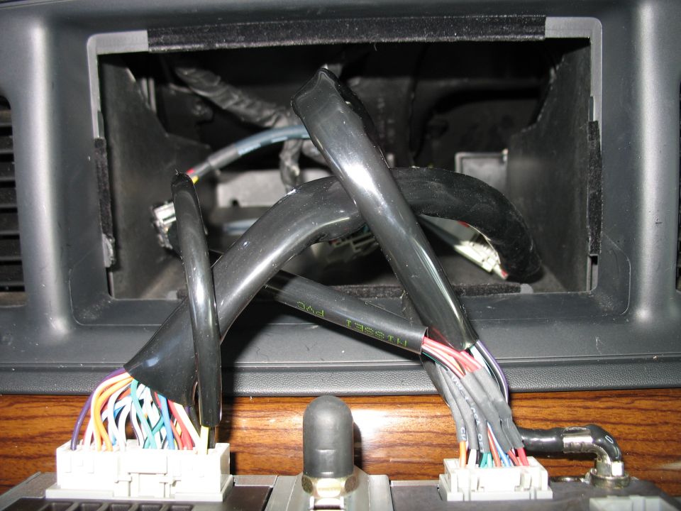 2003 Ford Crown Victoria interior dashboard wiring harness exposed