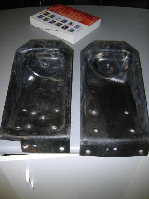 1995 Ford Bronco - 79 bronco (original) upper coil buckets. these have been installed on an 80's bronco for a SAS already so that's why it's got the rivet not…