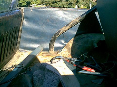 1983 Ford Bronco - here is a side shot to show if i mounted in the GT Bar position where the rear leg would go. i decided to move it back a a foot from here.