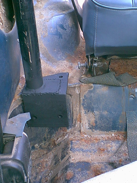1983 Ford Bronco - here is how it goes together on the pass side.