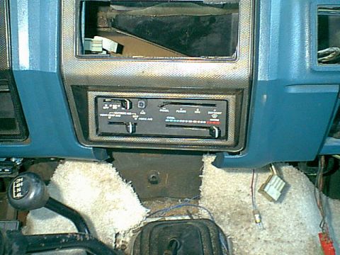 1983 Ford Bronco - Here it is with the cover over it. looks factory and like it came this way.