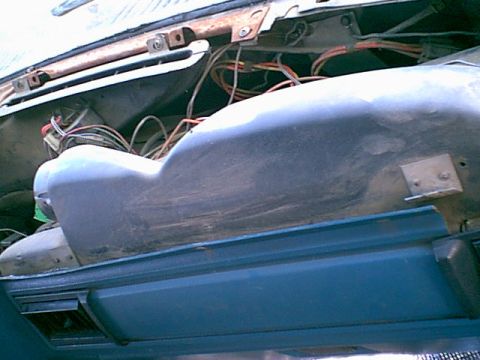 1983 Ford Bronco - This is the front of the dealer ac duct work. they hacked the dash bad to fit this in. this bronco only had heat no ac from ford.