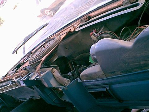 1983 Ford Bronco - This opn hole in the ac unit blew thru the dash to the drivers side of the cab. there was no duct work whan i got it ans the dirt showed it…