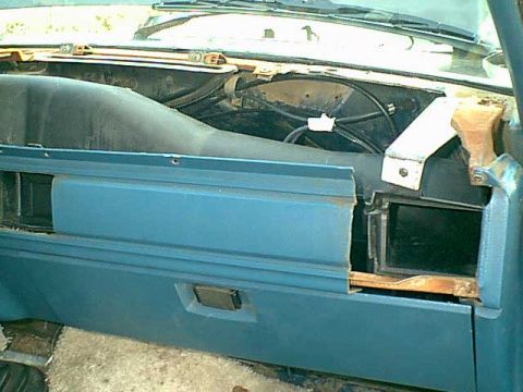 1983 Ford Bronco - Since they hacked the dash support system i had to make a new support mount. This holds the far right side of the pass side duct work.