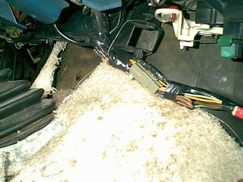 1983 Ford Bronco - Here is the footwell or floor air port.