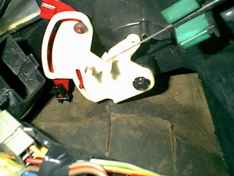 1983 Ford Bronco - this changed the air direction from floor to defrost. this is all cable on 87/88 boxes and 89 up used vaccum pots to open and close the doo…