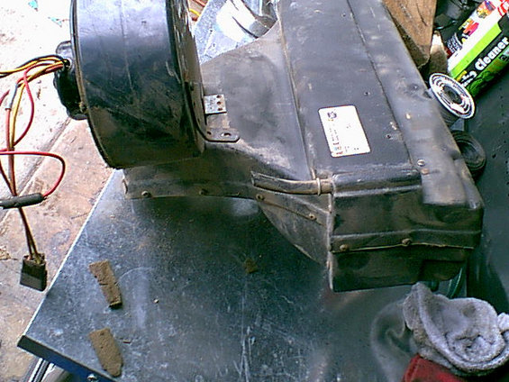 This is the dealer added AC system. it weighs 30 pounds no gas in it.