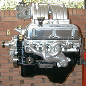 1992 Ford Bronco - Engine on stand - side