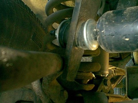 1983 Ford Bronco - Here is the issue when the wieght is on the wheels. this is bending the shock mount and locking around the swaybar. no good how ever you lo…