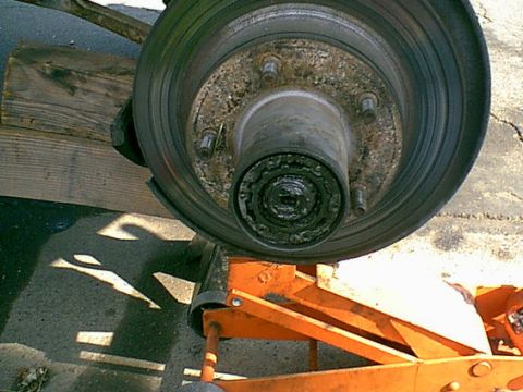 1983 Ford Bronco - after removing the allen head hub bolts you will see this, the rest of the hub.