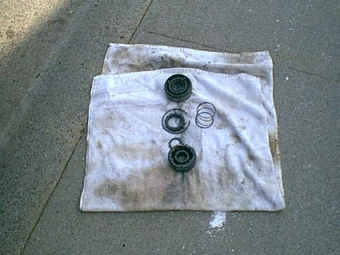 1983 Ford Bronco - This is the stock hub. from the top down the top is the dial portion of the hub (where you select "Lock" or "Free") the large C in the midd…