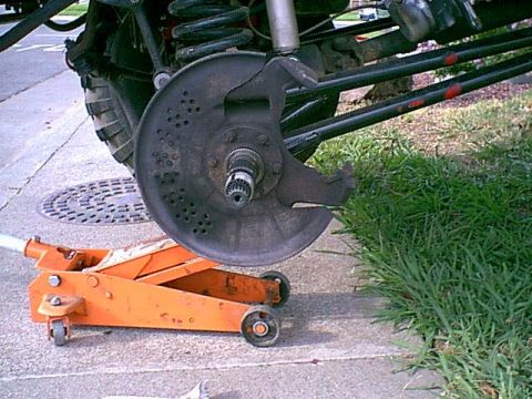 1983 Ford Bronco - ok now the hub and rotor assembly are off.