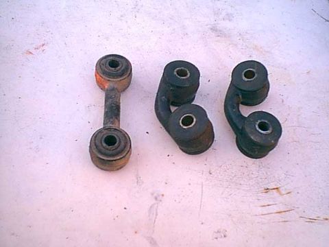 1983 Ford Bronco - On the right is the stock bronco dog bones. they would be in the way of a knuckle under that i plan soon so i went to the junk yard and fou…