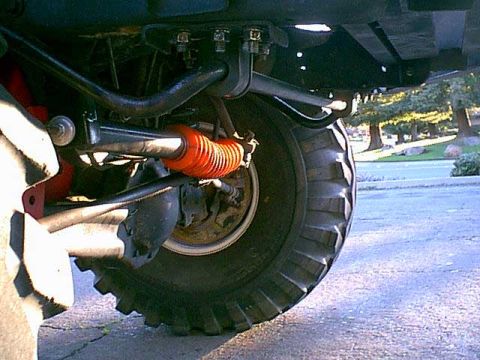 1983 Ford Bronco - since i had longer links i wanted to remount the swaybar front. i was able to toss the 2" drop mounts from the suspension lift. this looks…