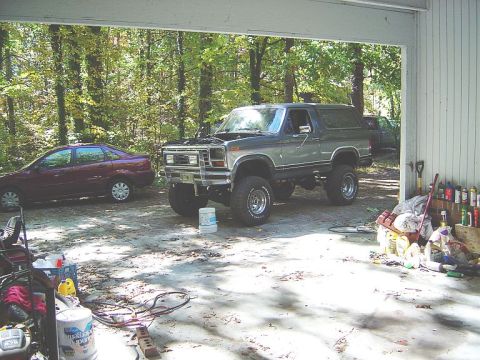 It moves - 1986 Ford Bronco