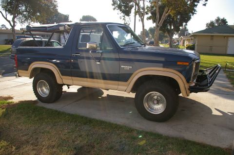 1986 Ford Bronco - This 1986 Ford Bronco features a custom front bumper and a removable top.