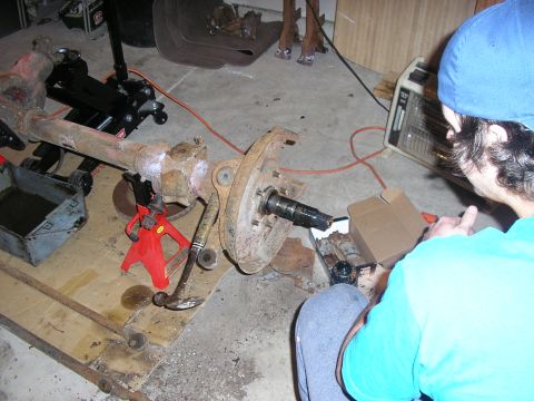 1996 Ford Bronco - passenger spindle