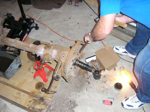 1996 Ford Bronco - Spindle coming off