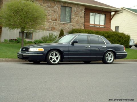 2000 Ford Crown Victoria - Right after I lowered the car (2002).